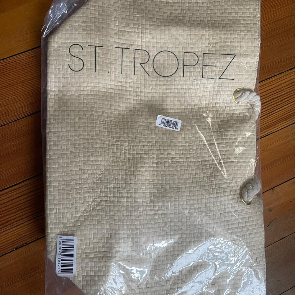 St. Tropez Self Tan Travel Sample Size Kit With Beach Bag - Picture 3 of 4